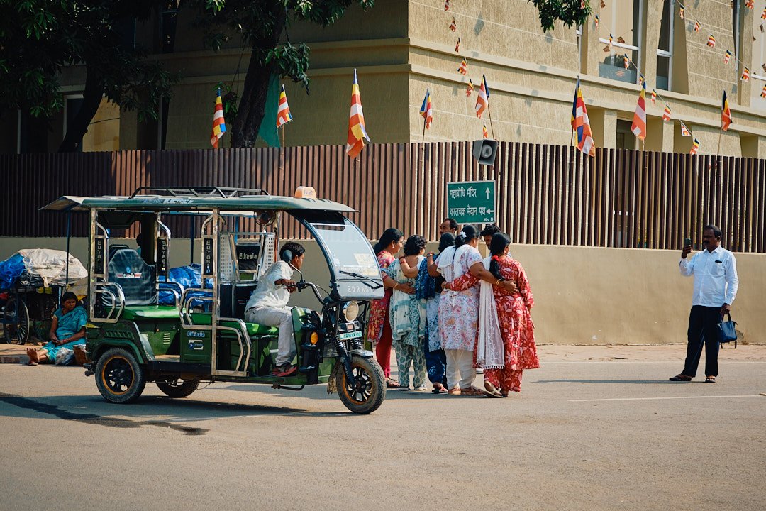 Photography Street Oblivion India Devotion Religion Transcendence Bodhgaya TukTuk Group