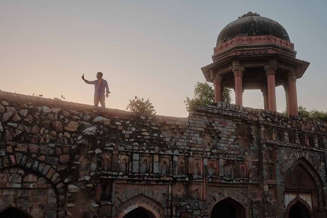 Photography Street Oblivion India Devotion Religion Transcendence Ruins Delhi Man Selfie